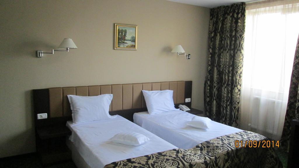 באקאו Hotel Bistrita חדר תמונה