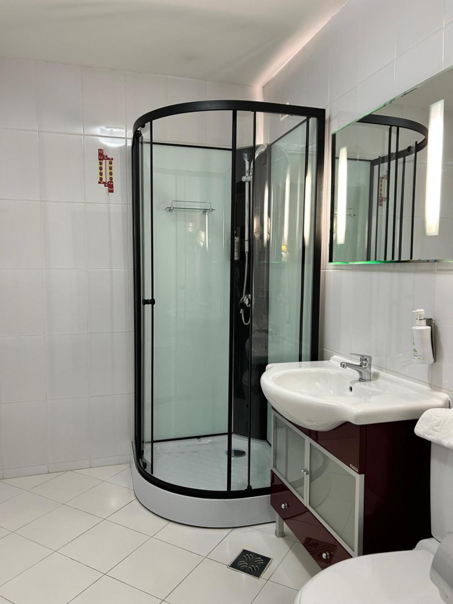 באקאו Hotel Bistrita מראה חיצוני תמונה